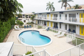 Lovely apartment on the canal with a pool